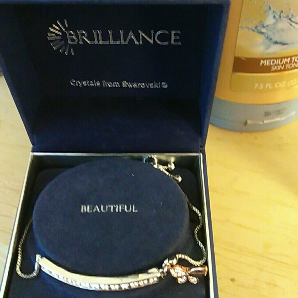 Beautiful braclet with swarvazski crystals